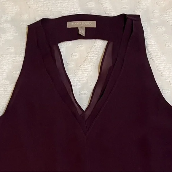 🌹 Banana Republic Sleeveless Blouse - Picture 3 of 10